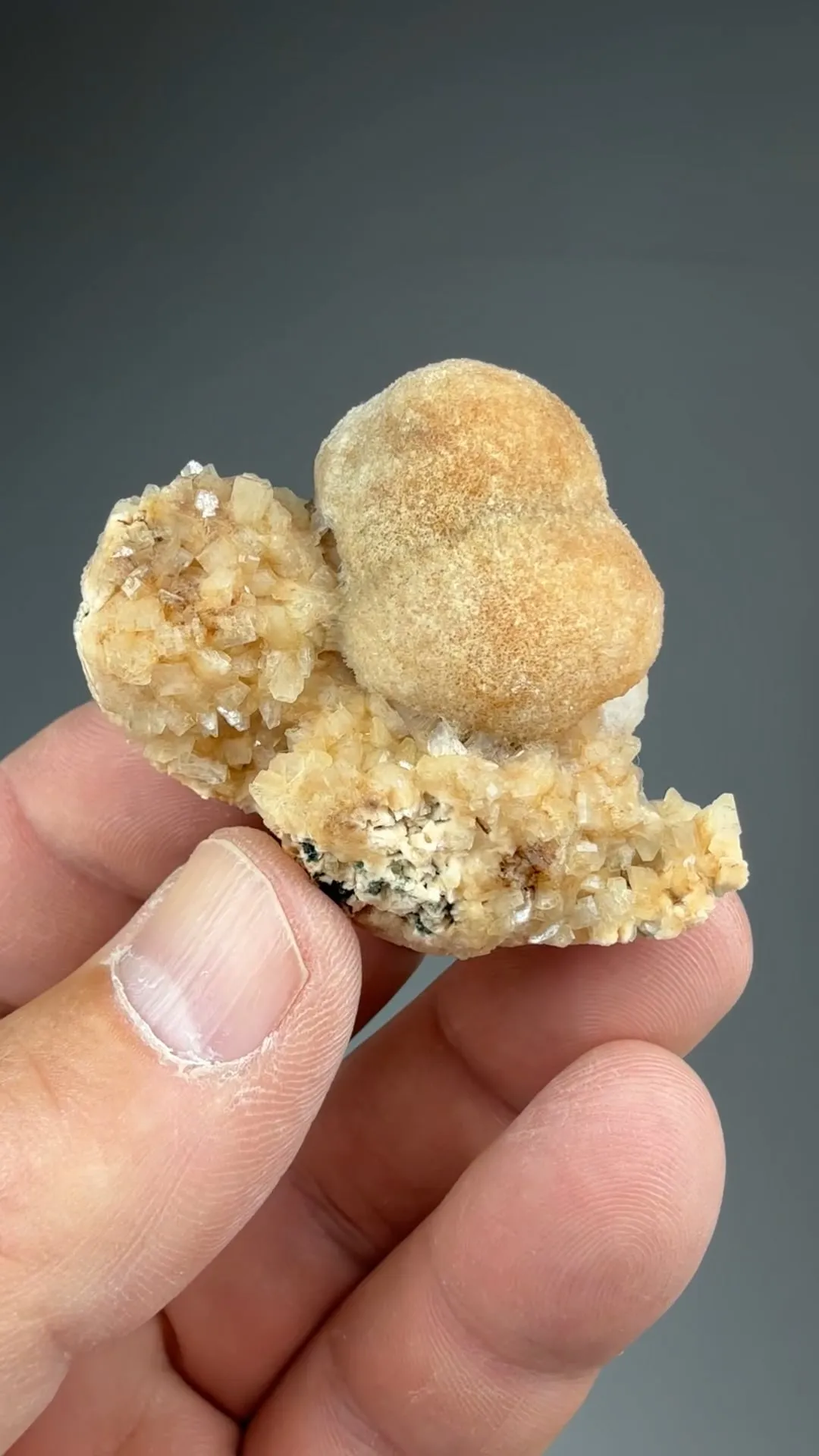 Thomsonite with Stilbite - image 2