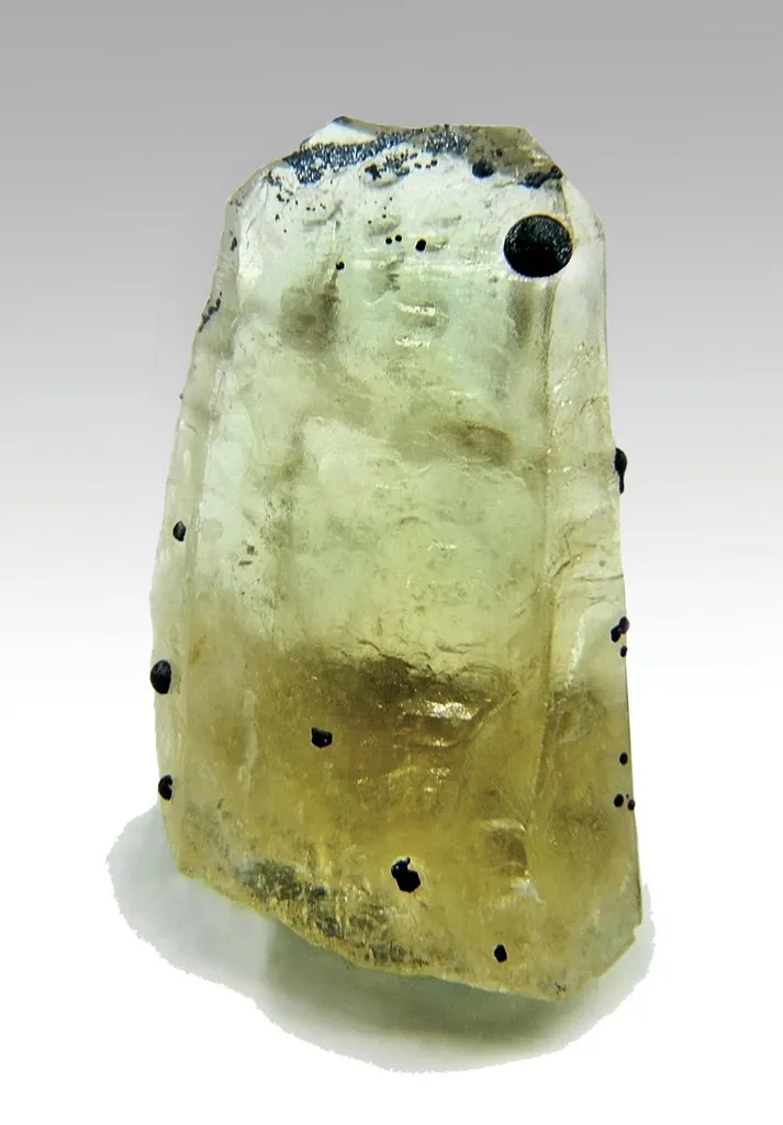 thorutite, Quartz image