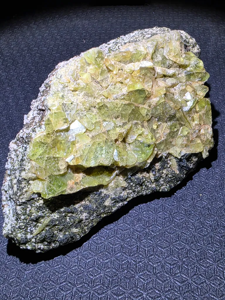 Titanite image