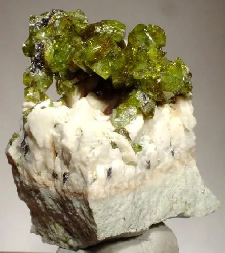 Titanite, Albite image