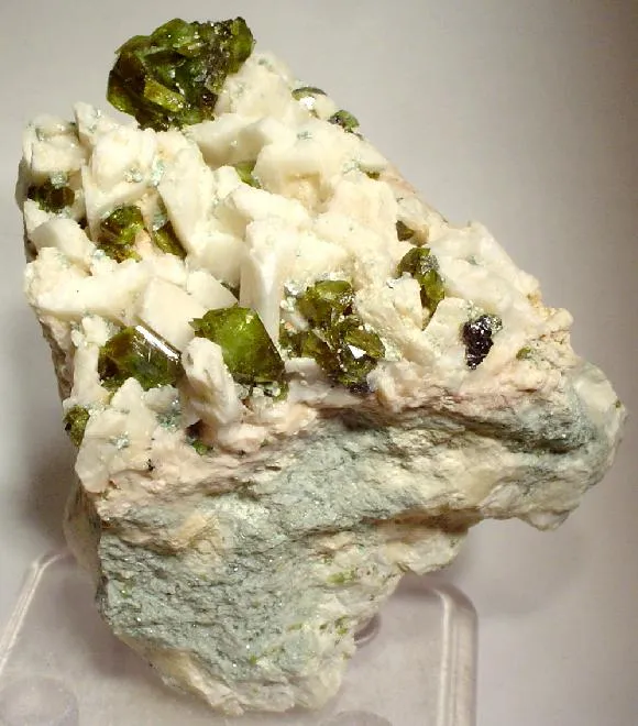 Titanite, Albite image