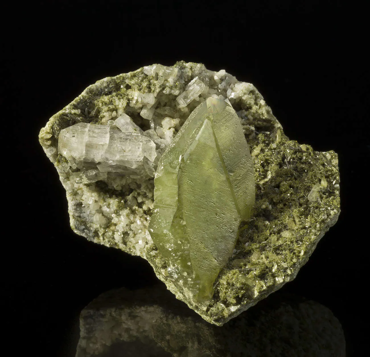 Titanite and Apatite - image 3