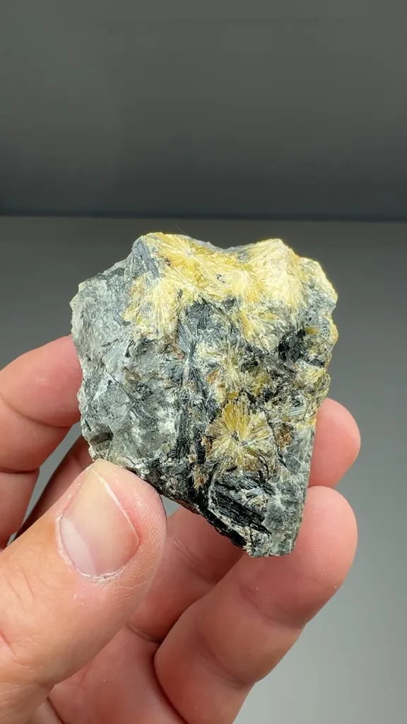 Titanite - image 2