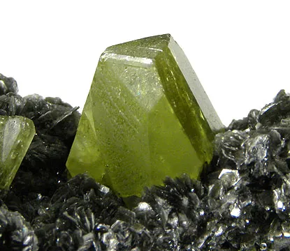 Titanite, Clinochlore - image 2