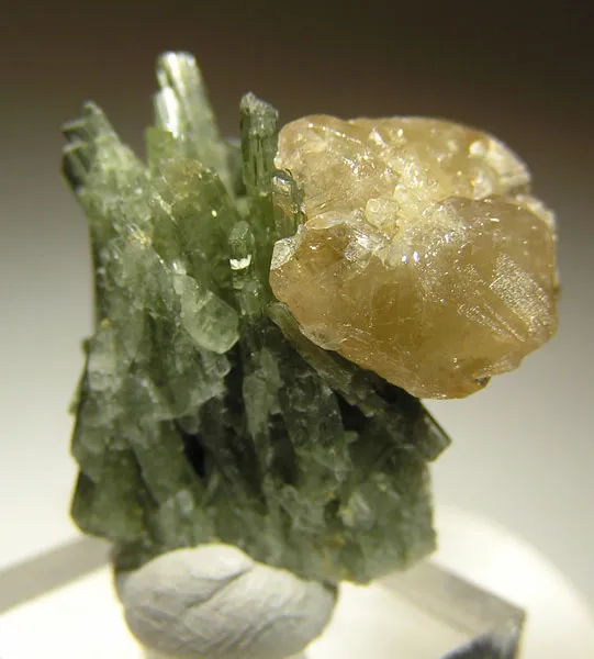 Titanite, Diopside image