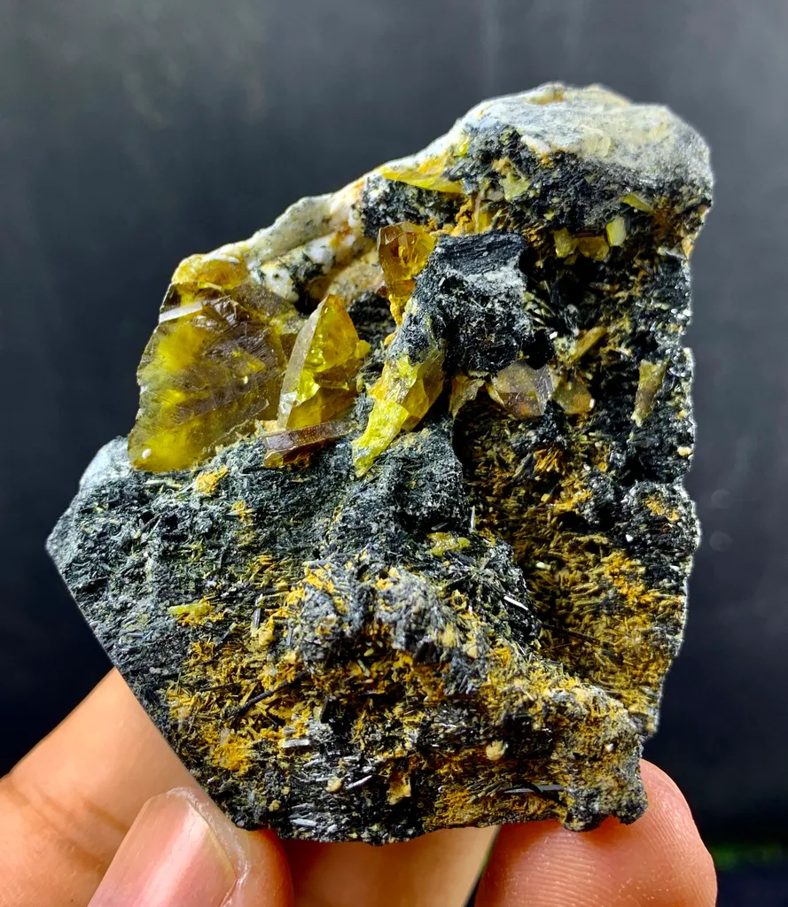 Titanite from Pakistan, Khyber Pakhtunkhwa Province, Hameed Abad Kafoor Dheri, Zagi Mountain - image 2