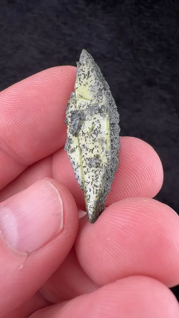 Titanite from Tormiq Valley, Haramosh Mts., Roundu District, Gilgit-Baltistan, Pakistan - image 2
