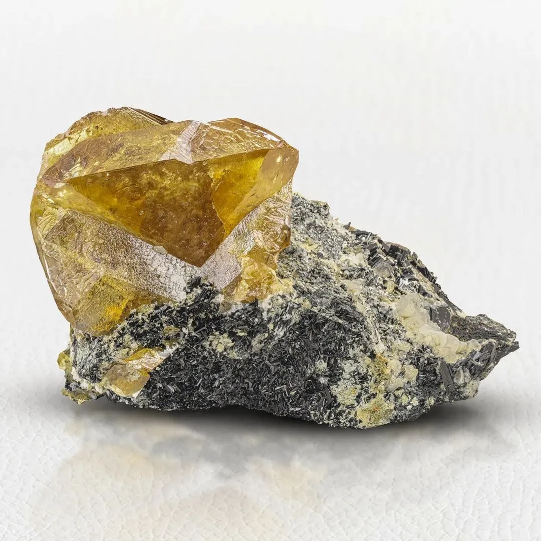 Titanite on Matrix - image 2