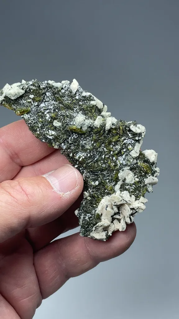 Titanite on Rutile after Ilmenite - image 2