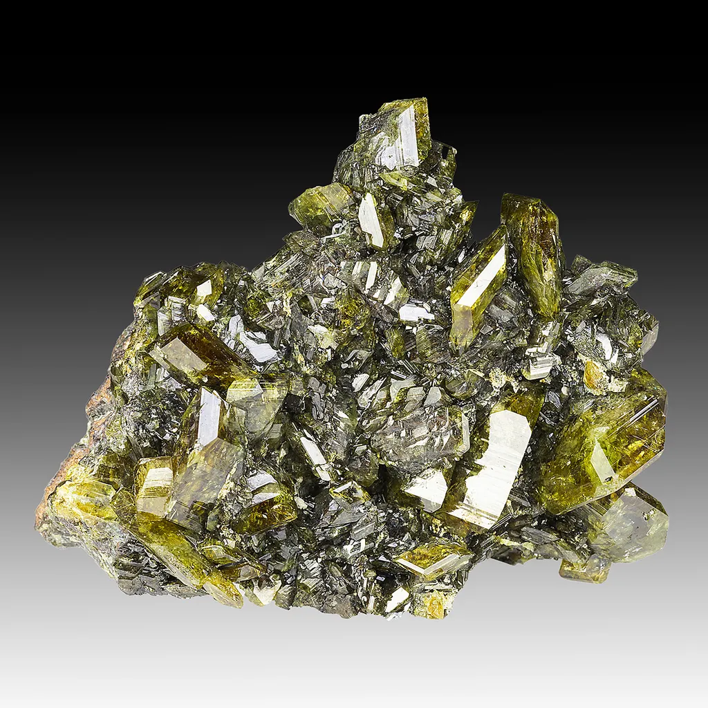 Titanite on Rutile after Ilmenite with Microcline image