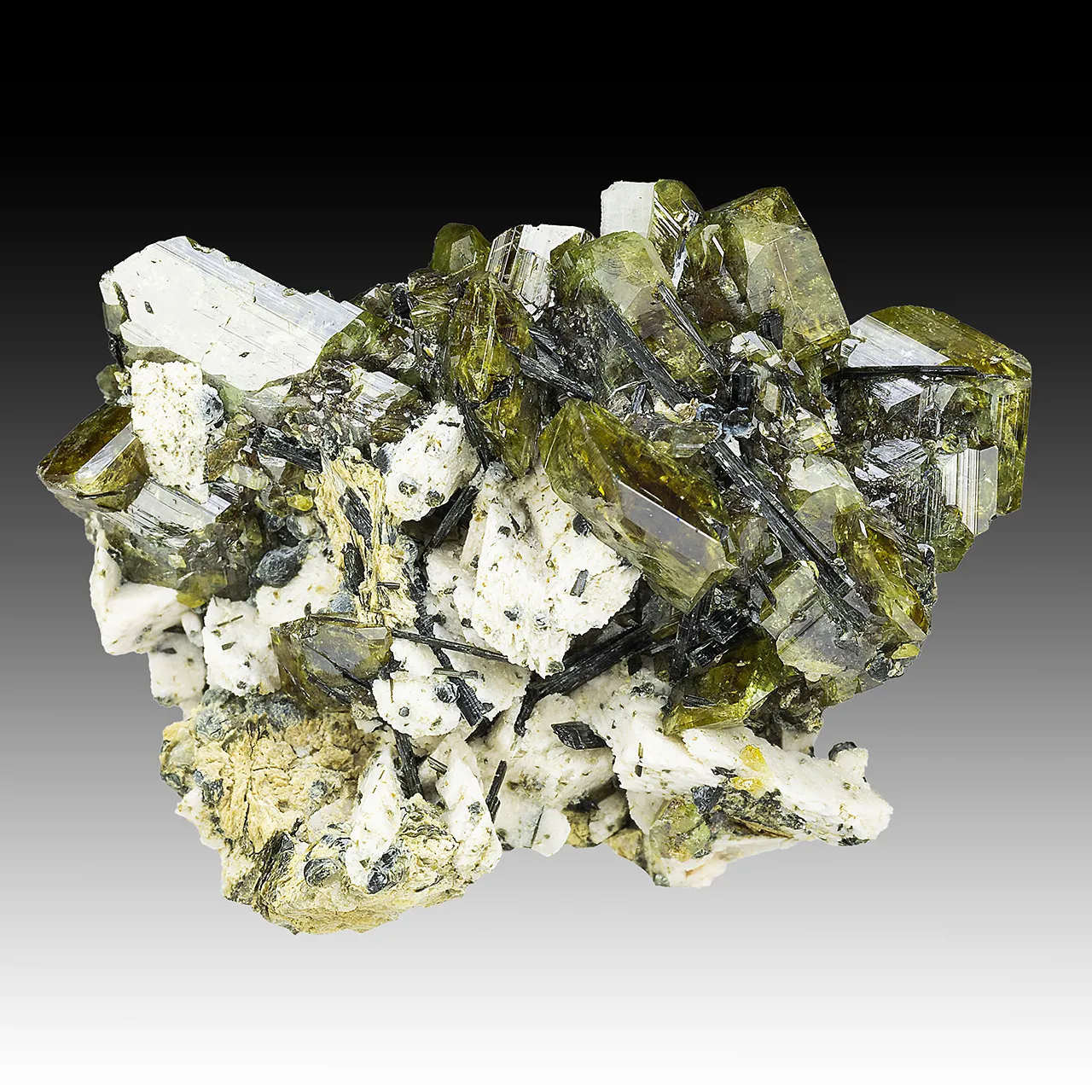Titanite on Rutile after Ilmenite with Microcline - image 1