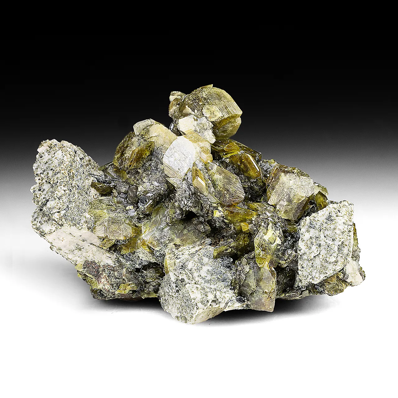 Titanite on Rutile after Ilmenite with Microcline - image 1