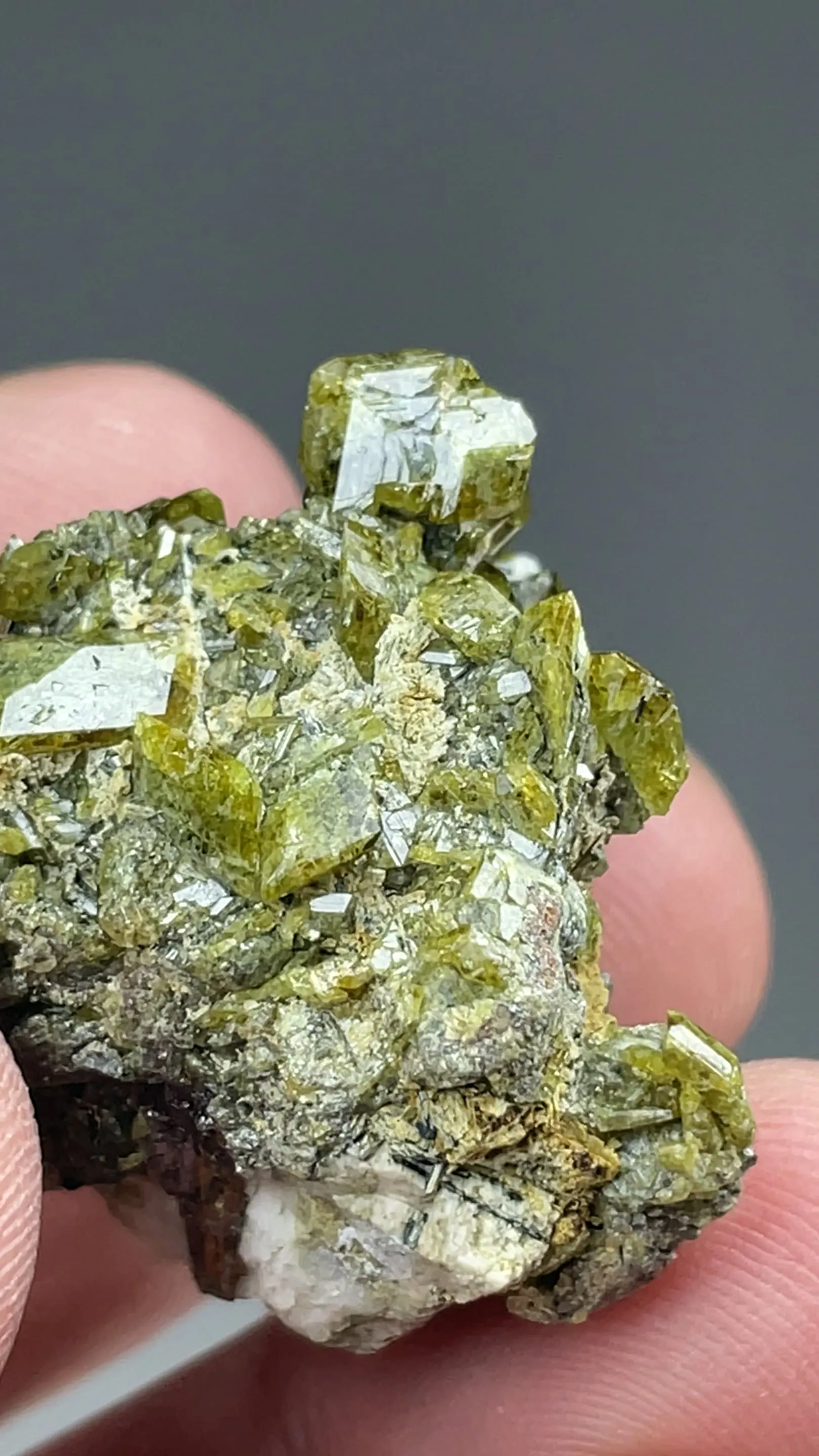 Titanite on Rutile after Ilmenite with Microcline - image 2
