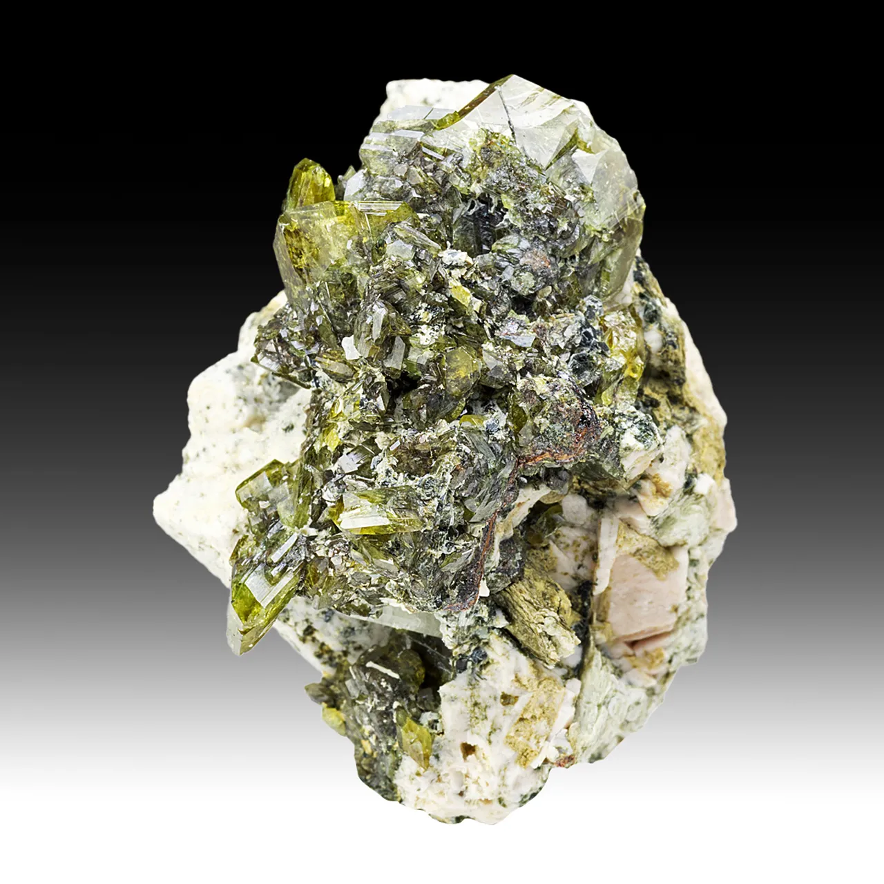 Titanite on Rutile after Ilmenite with Microcline - image 1