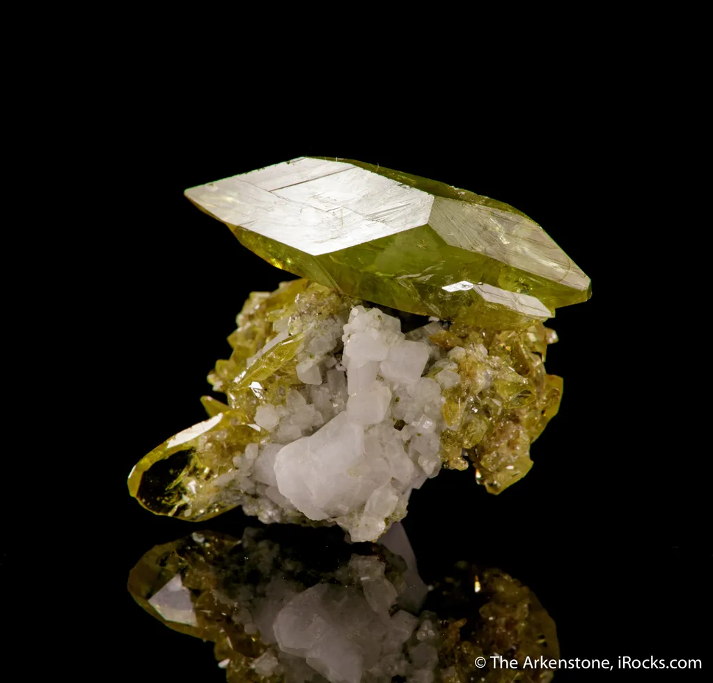 Titanite (twin) with Albite - image 2