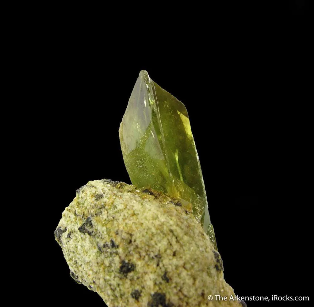 Titanite (twinned) - image 4