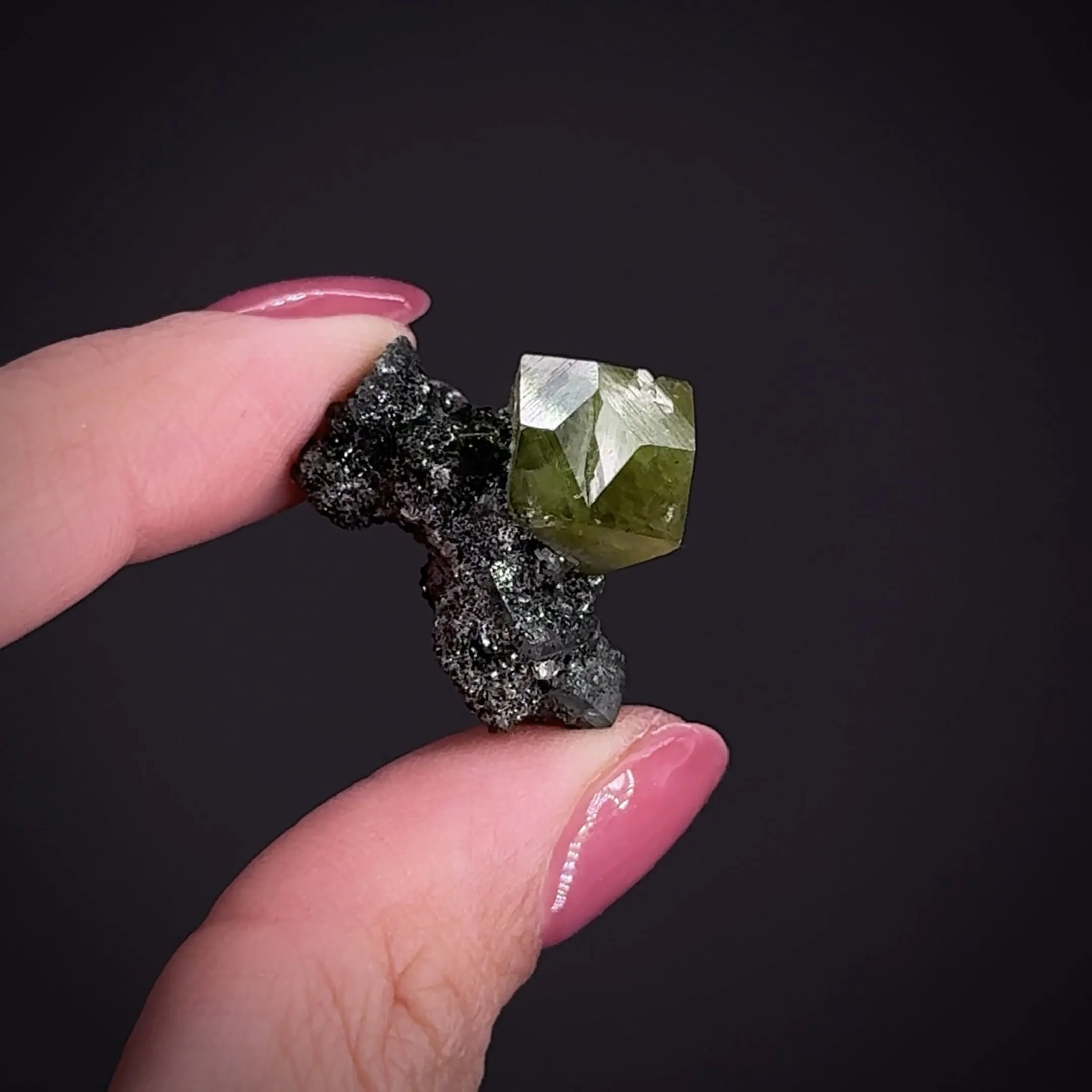 Titanite (twinned) on matrix - image 2