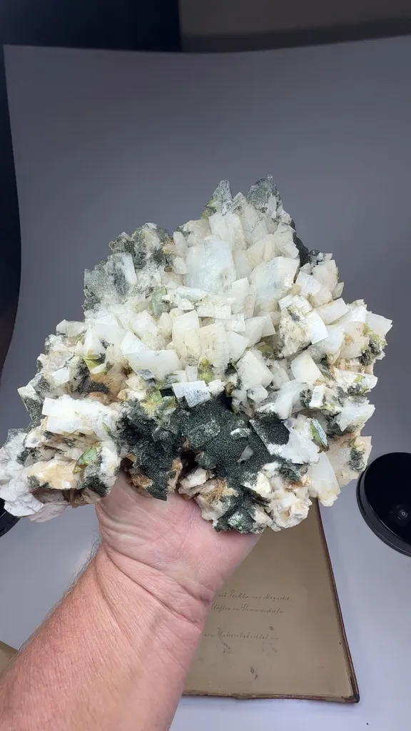 Titanite with Albite, Chlorite - image 2