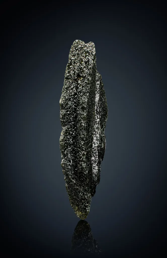 Titanite with Chlorite image