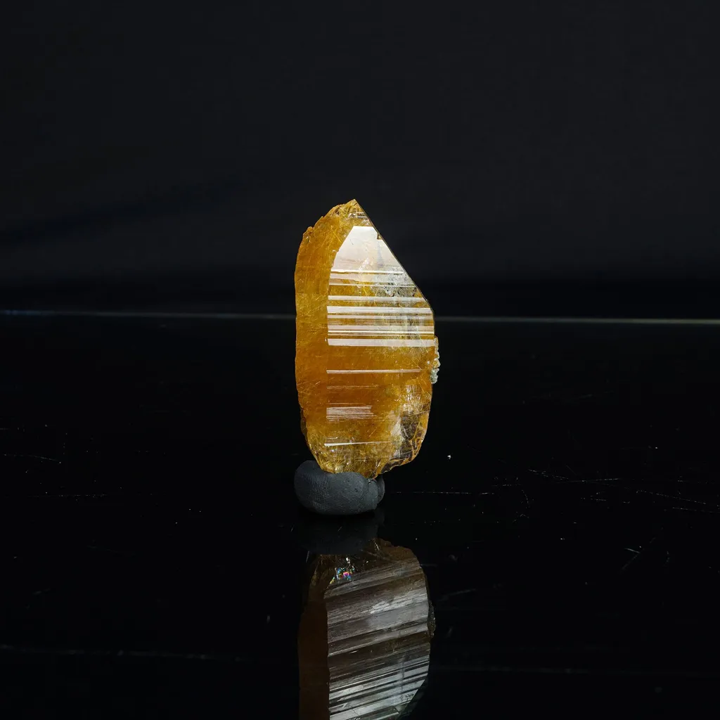 Top Quality Rare Himilayan Quartz Natural Mineral Specimen - image 2