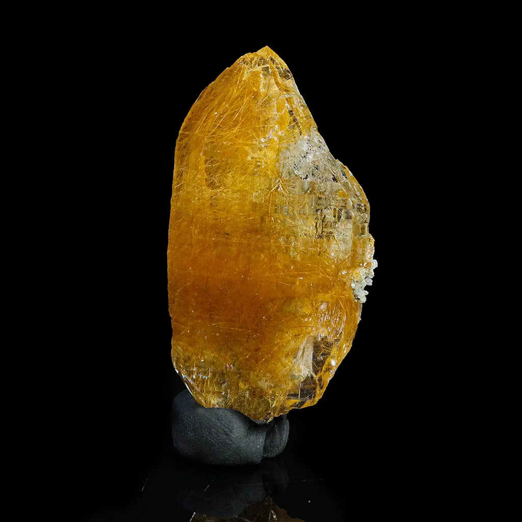 Top Quality Rare Himilayan Quartz Natural Mineral Specimen image