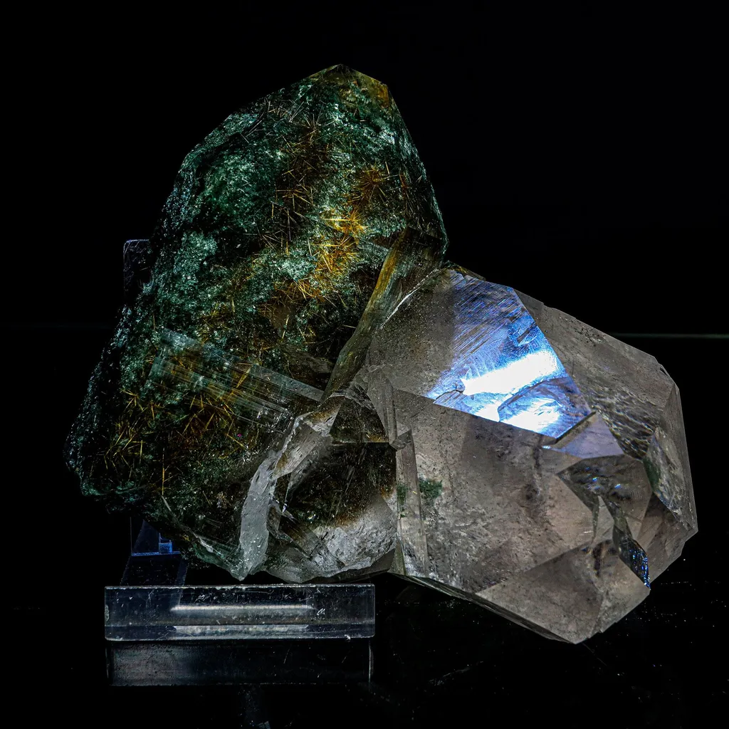 Top Quality Rare Himilayan Quartz Natural Mineral Specimen image