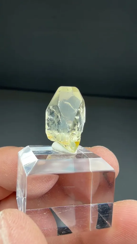 Topaz - image 2