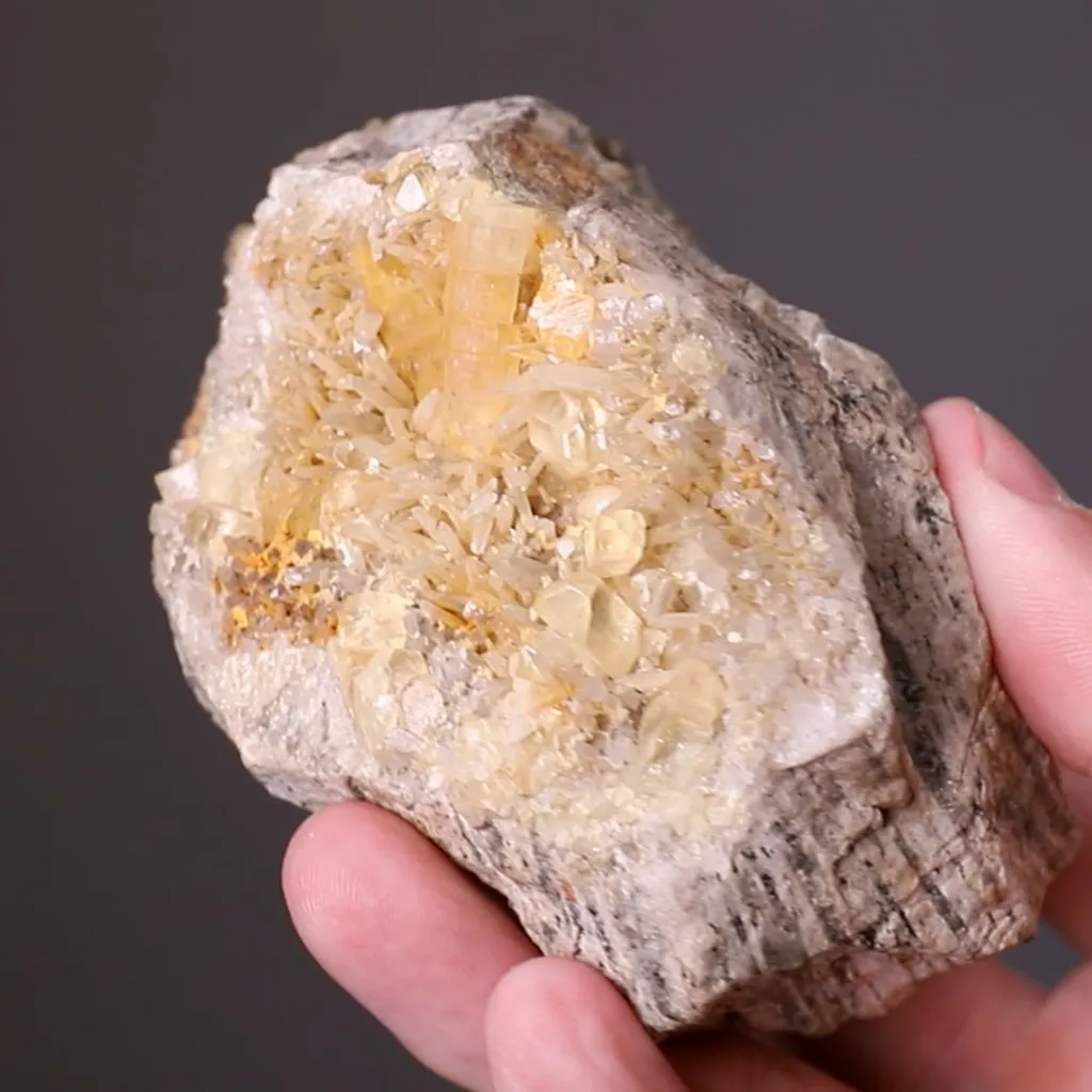 Topaz - image 2