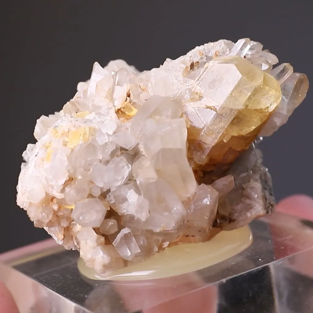 Topaz - image 2