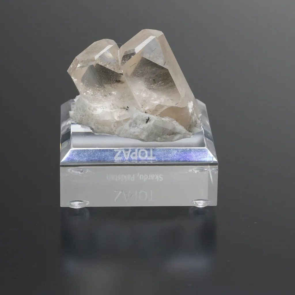 Topaz - image 4