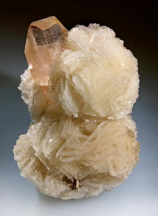 Topaz, Cleavelandite image