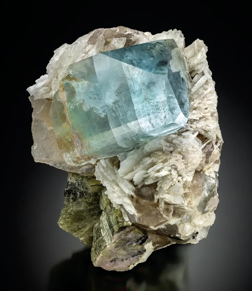 Topaz, Cleavelandite, Elbaite image