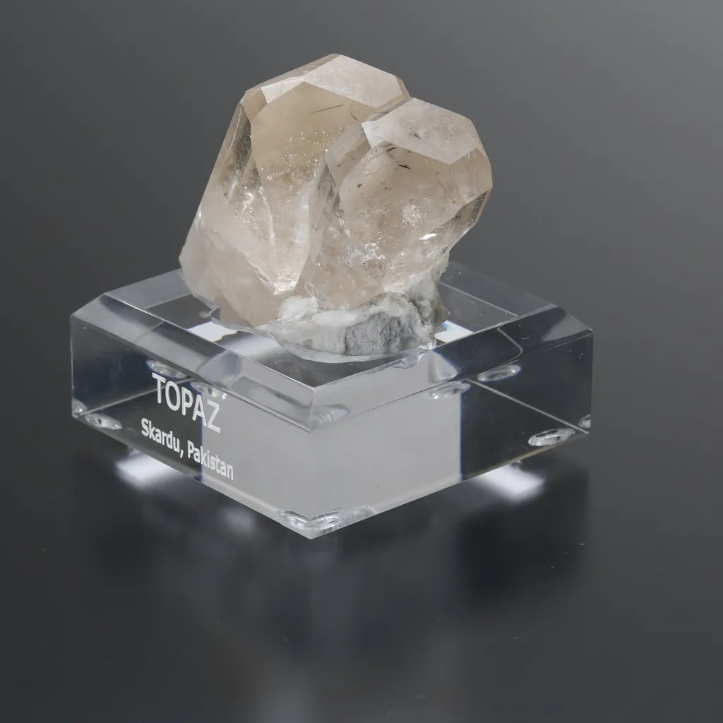 Topaz - image 3