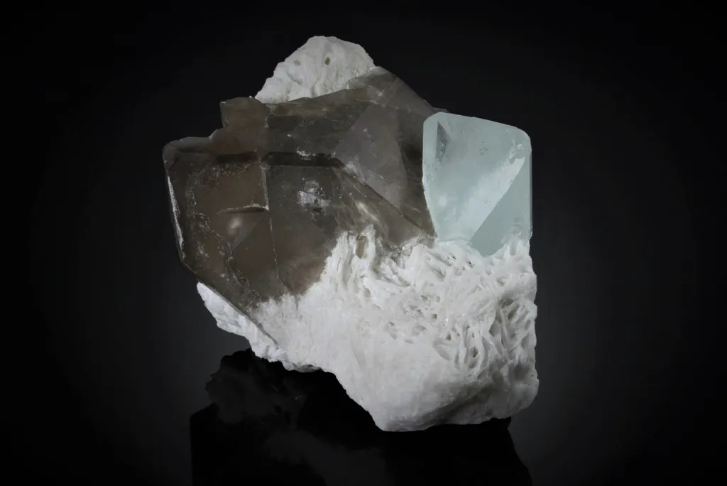Topaz from Afghanistan, Nuristan, Paprok image