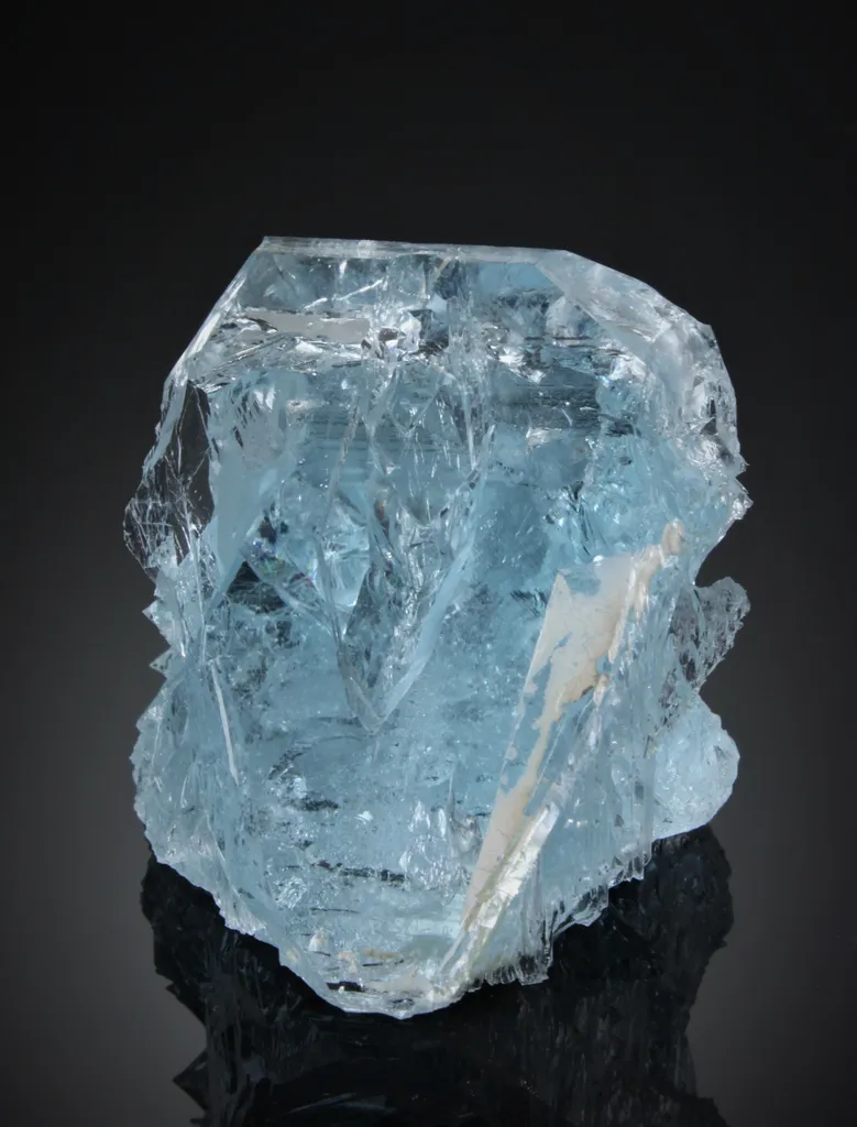 Topaz from Brazil, Minas Gerais, Virgem da Lapa image