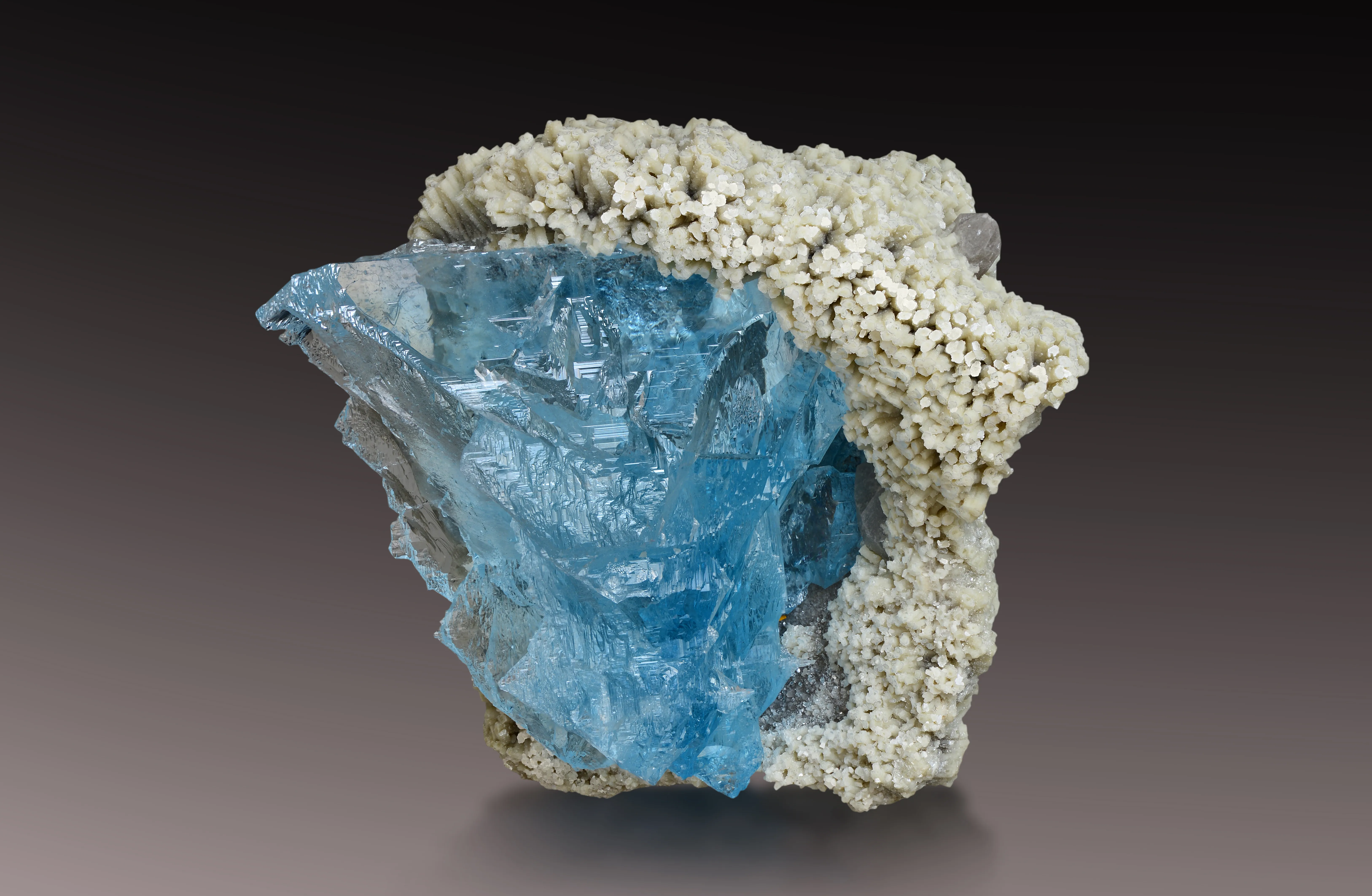 Topaz from Brazil, Minas Gerais, Virgem da Lapa - image 1