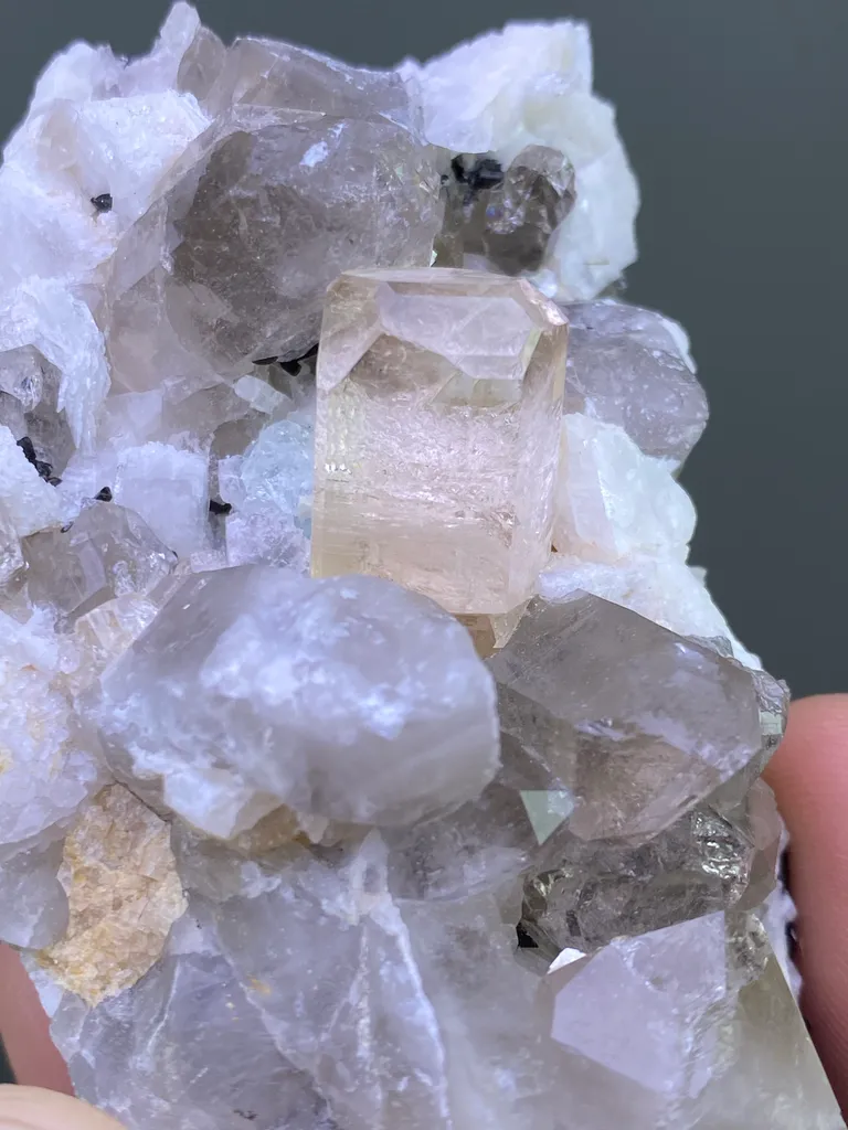 Topaz from Pakistan, Gilgit-Baltistan, Shigar District, Shigar Valley, Alchuri - image 3