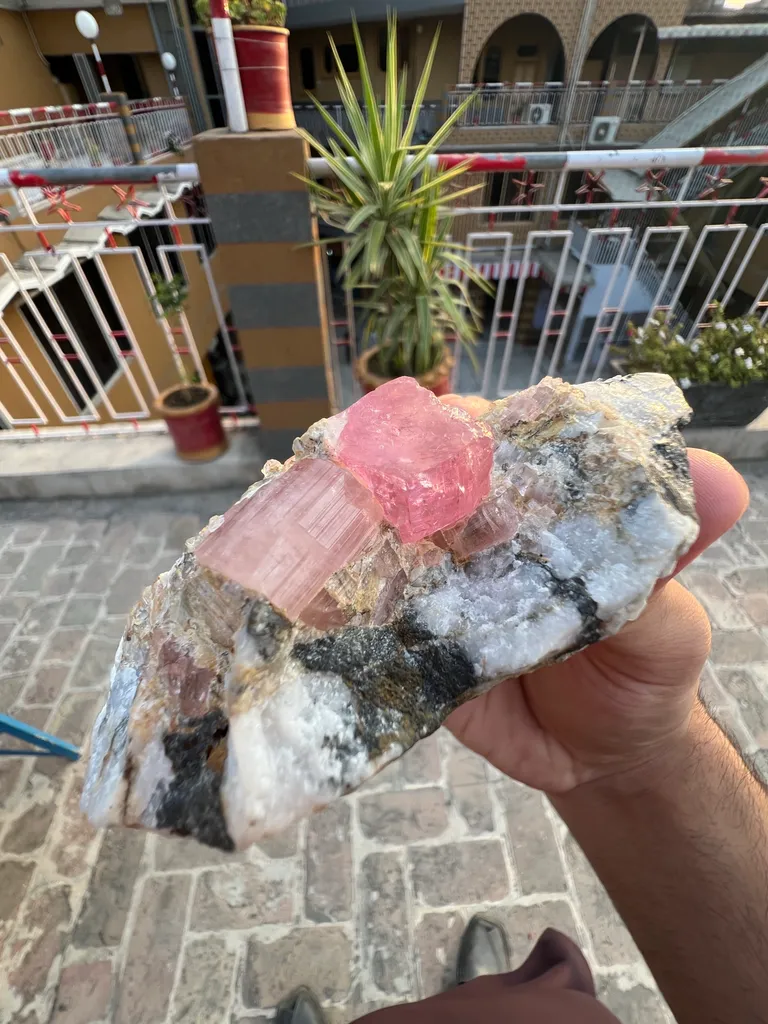 Topaz from Pakistan, Khyber Pakhtunkhwa Province, Mardan District, Katlang - image 8