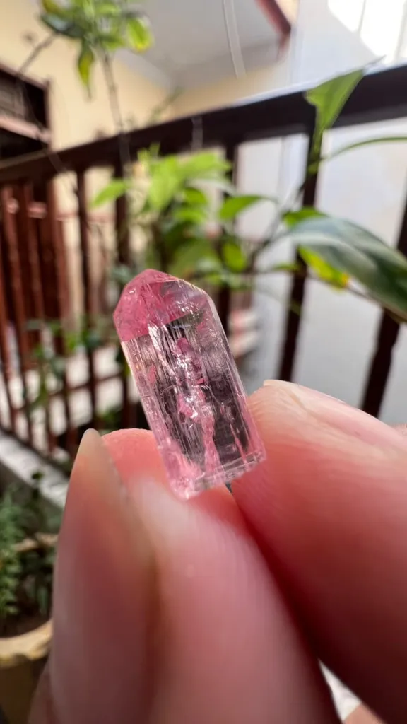 Topaz from Pakistan, Khyber Pakhtunkhwa Province, Mardan District, Katlang, Ghundao hill - image 4