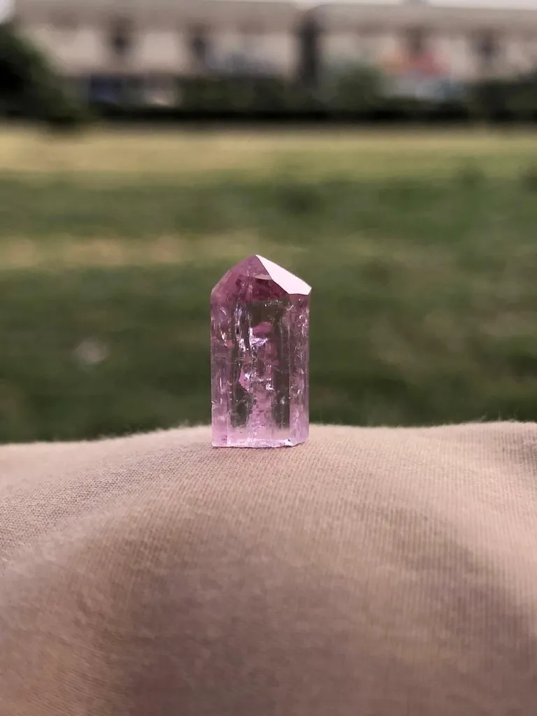 Topaz from Pakistan, Khyber Pakhtunkhwa Province, Mardan District, Katlang, Ghundao hill - image 5