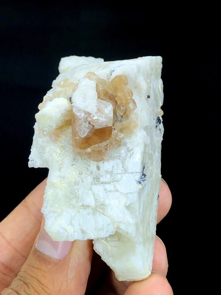 Topaz from Skardu District, Gilgit-Baltistan, Pakistan image