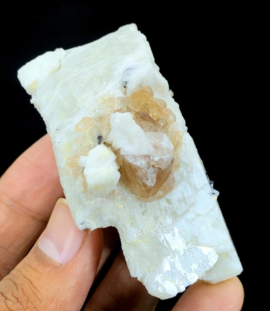 Topaz from Skardu District, Gilgit-Baltistan, Pakistan - image 3