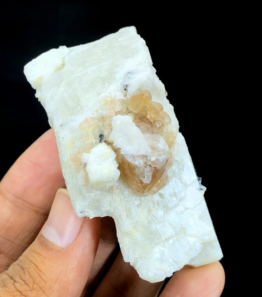 Topaz from Skardu District, Gilgit-Baltistan, Pakistan - image 5