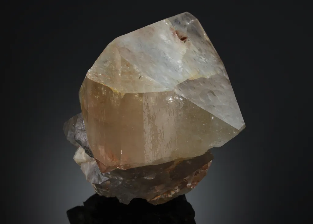 Topaz from Vietnam, Thanh Hóa Province image