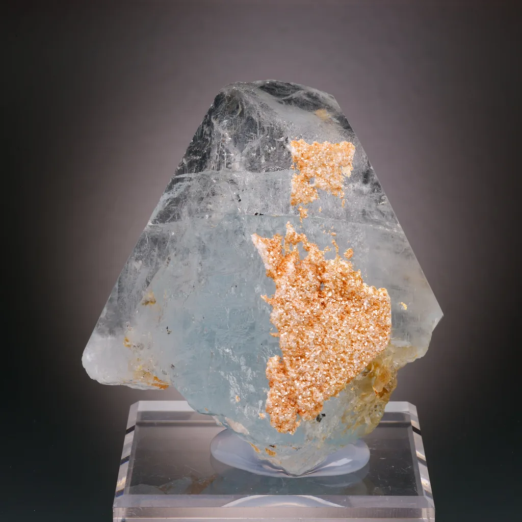 Topaz from Virgem da Lapa, Minas Gerais, Brazil image