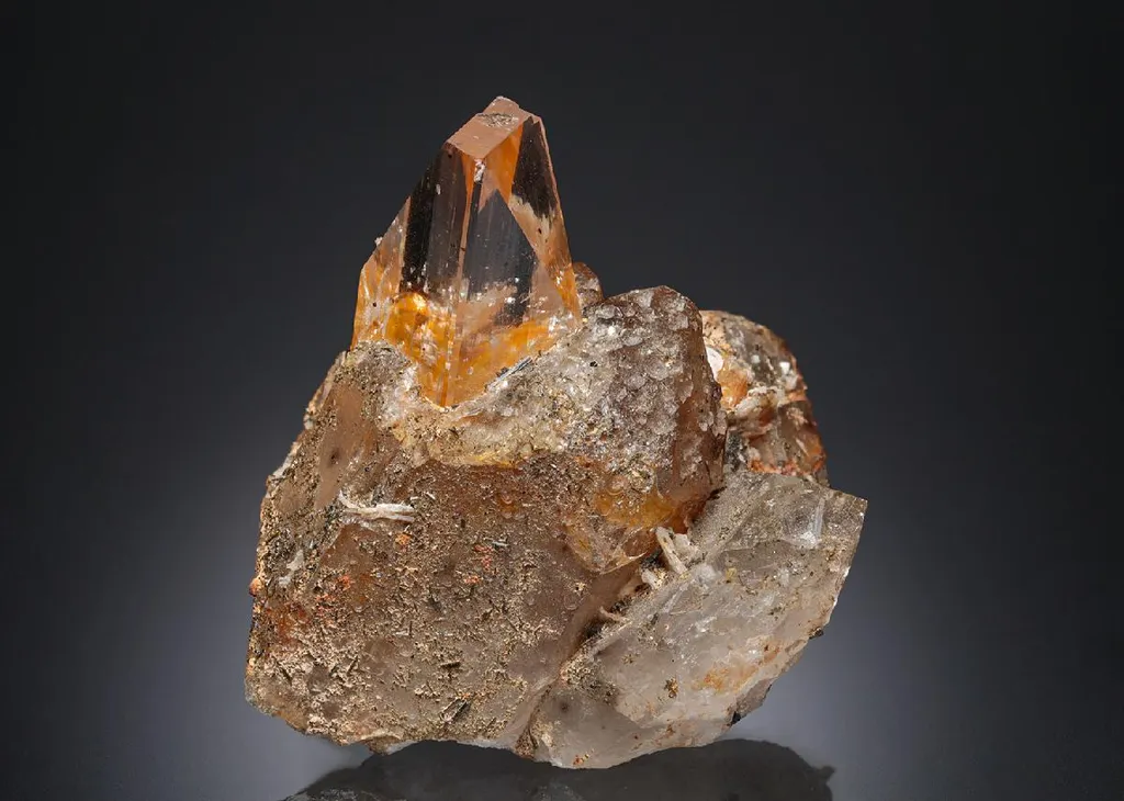 Topaz on Quartz image