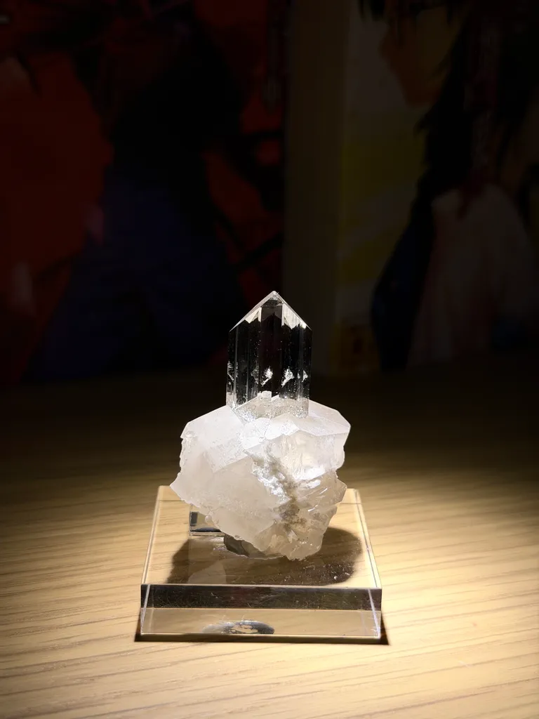 Topaz on Quartz image
