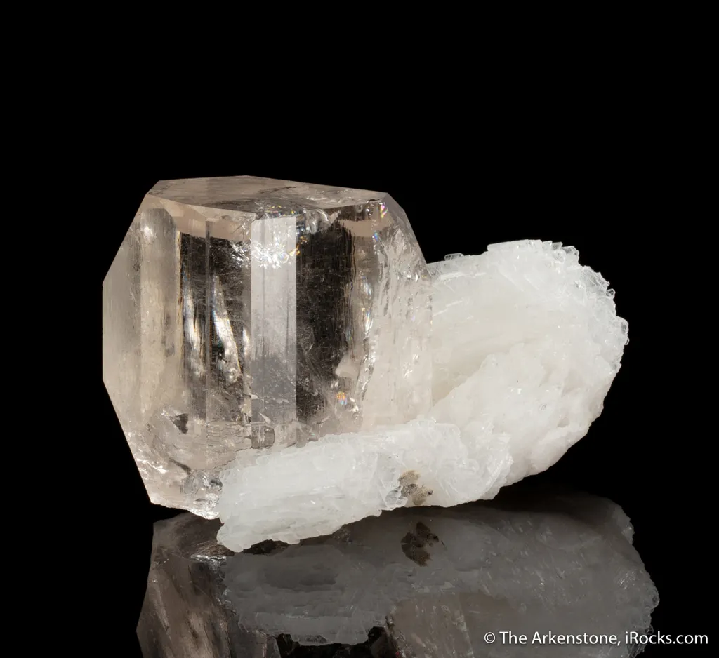 Topaz with Albite var. Cleavelandite - image 3
