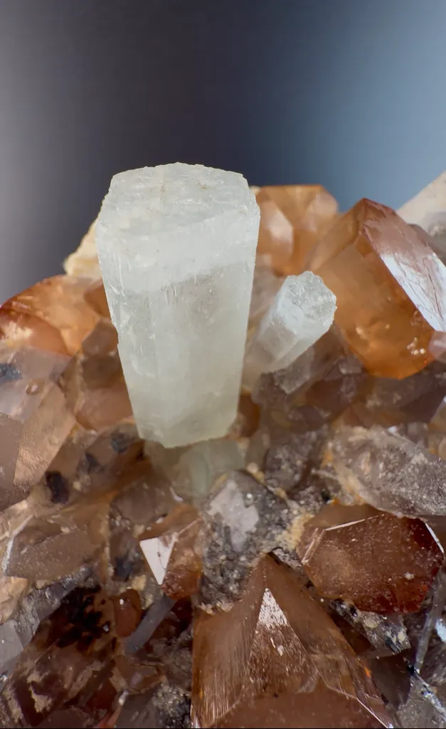 Topaz with aquamarine with Quartz from Pakistan - image 4