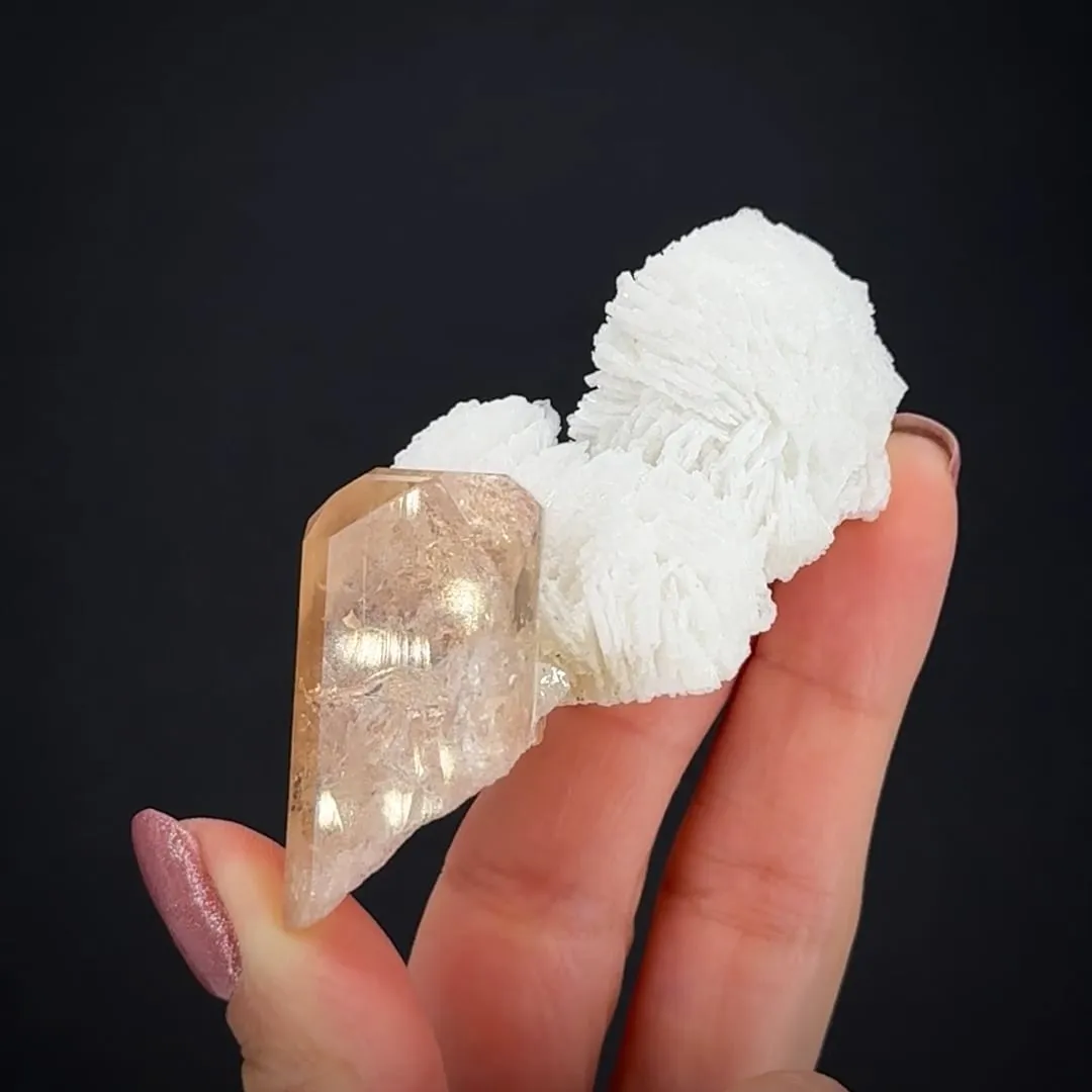 Topaz with Cleavelandite - image 2